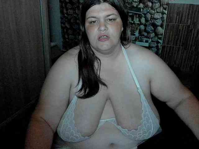 Ionysexylips69 webcam