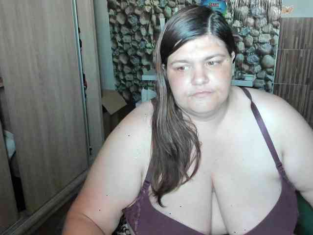 Ionysexylips69 webcam