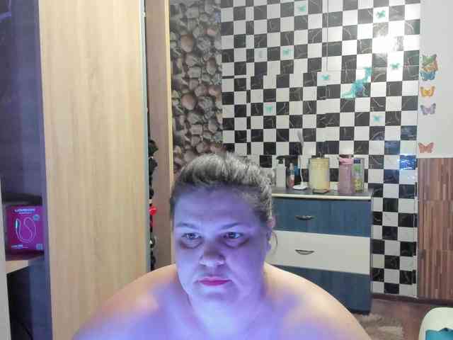 Ionysexylips69 webcam