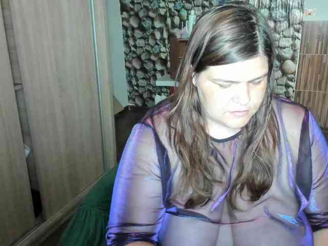 Ionysexylips69 webcam