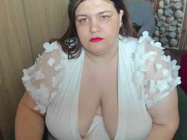 Ionysexylips69 webcam