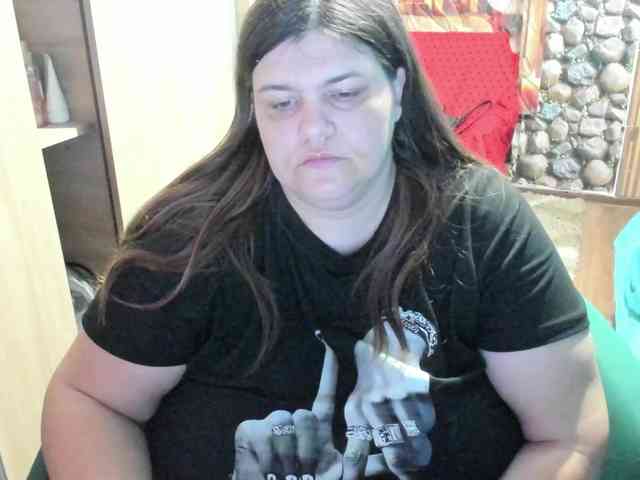 Ionysexylips69 webcam