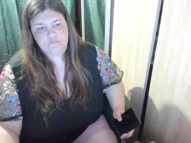 Ionysexylips69 webcam