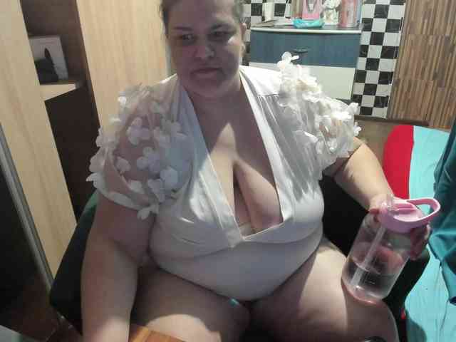 Ionysexylips69 webcam