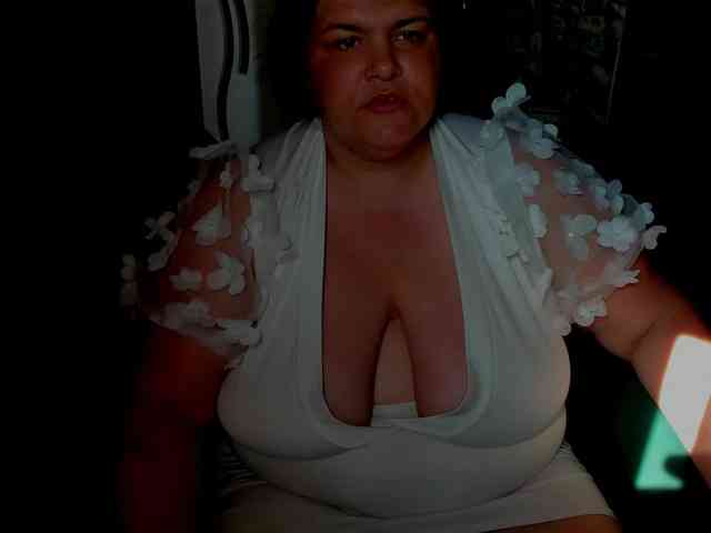 Ionysexylips69 webcam