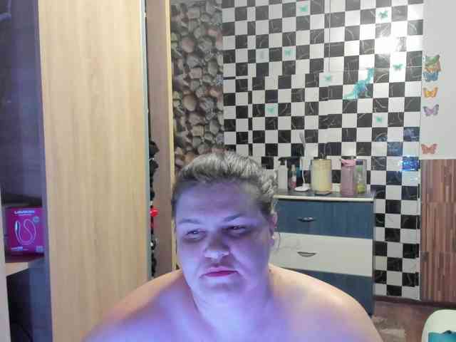 Ionysexylips69 webcam