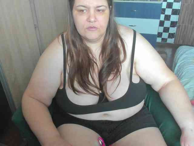 Ionysexylips69 webcam