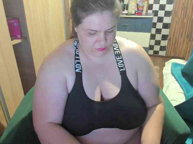 Ionysexylips69 webcam