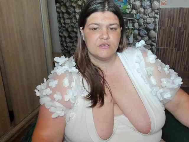 Ionysexylips69 webcam