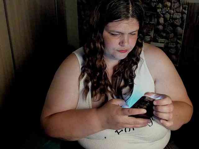 Ionysexylips69 webcam