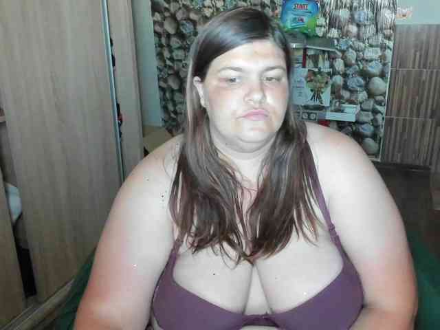 Ionysexylips69 webcam