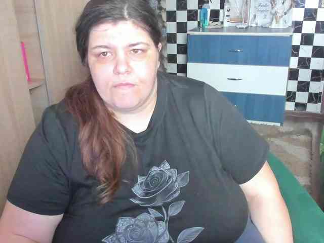 Ionysexylips69 webcam