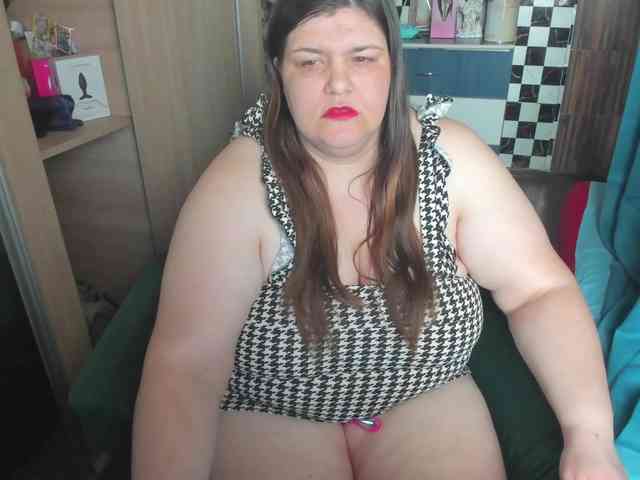 Ionysexylips69 webcam