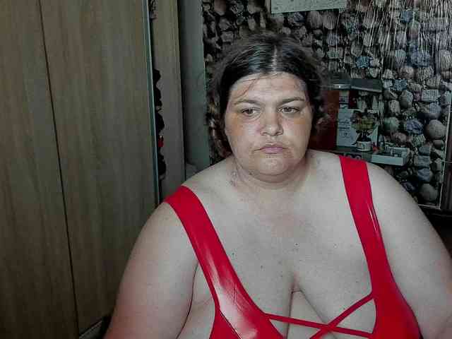 Ionysexylips69 webcam
