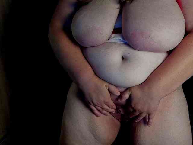 Ionysexylips69 Live Webcam on BongaCams