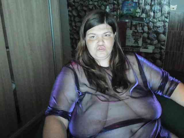 Ionysexylips69 webcam