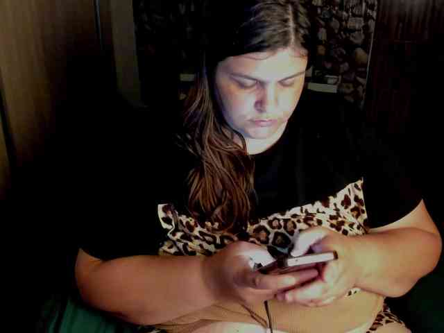 Ionysexylips69 webcam