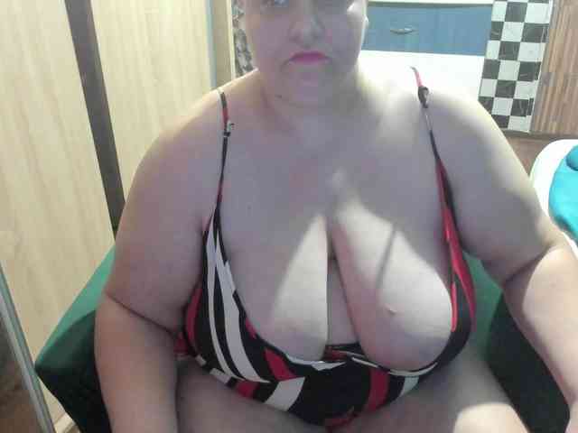 Ionysexylips69 webcam