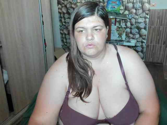 Ionysexylips69 webcam