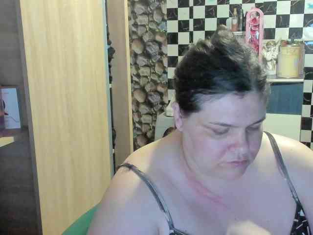 Ionysexylips69 webcam