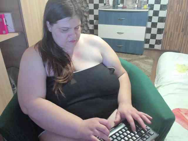 Ionysexylips69 webcam