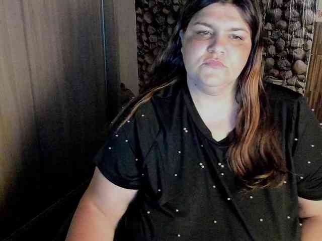 Ionysexylips69 webcam