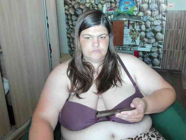 Ionysexylips69 webcam