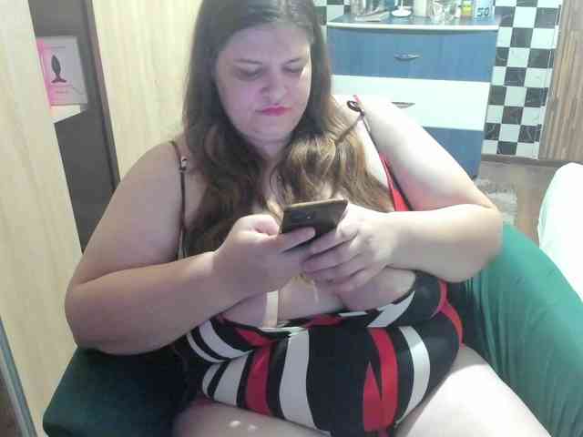 Ionysexylips69 webcam