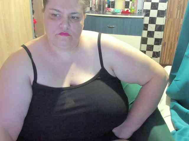 Ionysexylips69 webcam