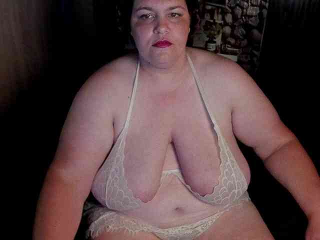 Ionysexylips69 webcam