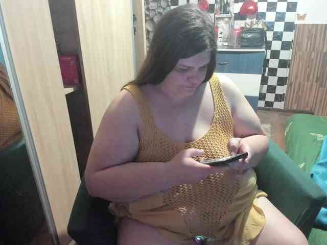 Ionysexylips69 webcam