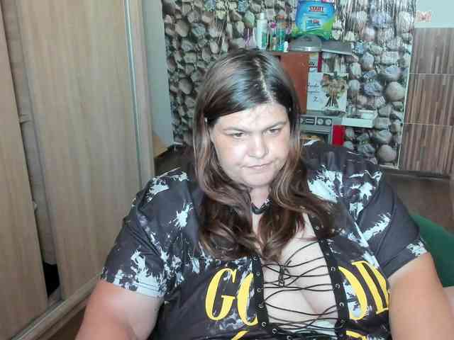 Ionysexylips69 webcam