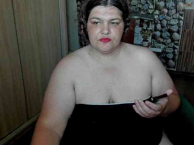 Ionysexylips69 webcam
