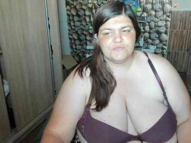 Ionysexylips69