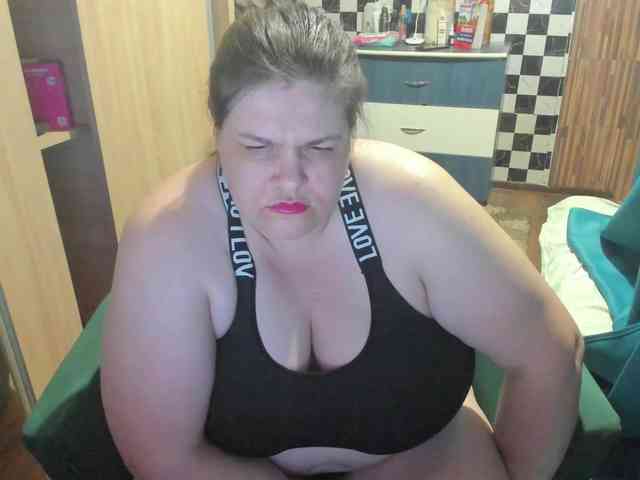 Ionysexylips69 webcam