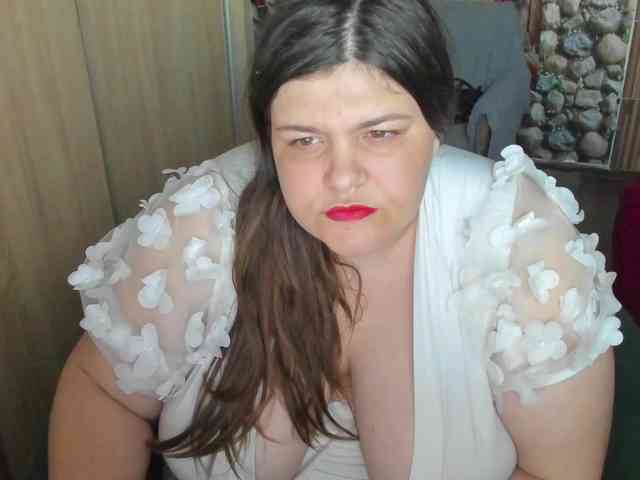 Ionysexylips69 webcam