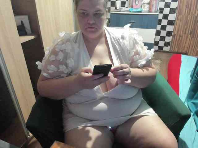 Ionysexylips69 webcam