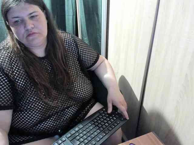 Ionysexylips69 webcam