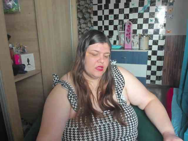 Ionysexylips69 webcam