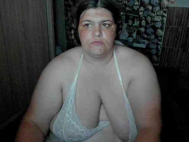 Ionysexylips69 webcam