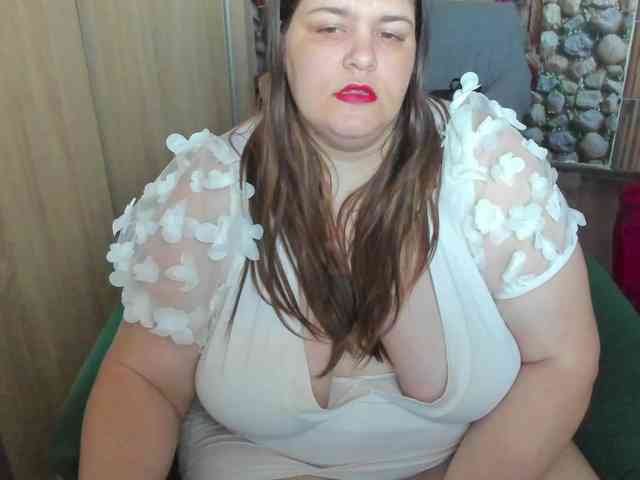 Ionysexylips69 webcam