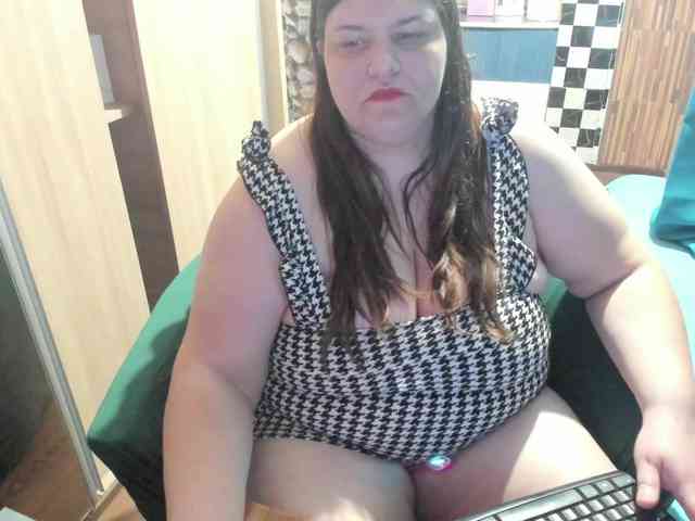 Ionysexylips69 webcam