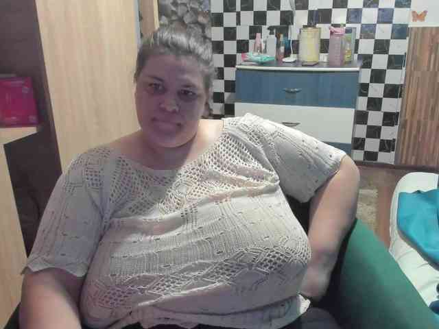 Ionysexylips69 webcam