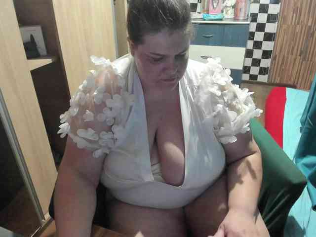 Ionysexylips69 webcam