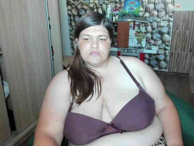Ionysexylips69 webcam