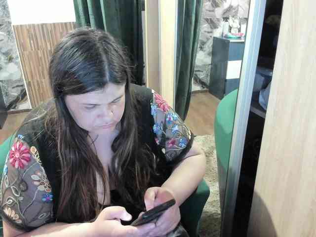 Ionysexylips69 webcam