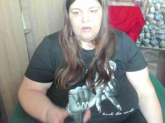 Ionysexylips69 webcam