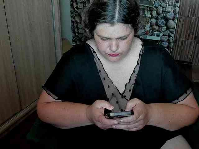 Ionysexylips69 webcam