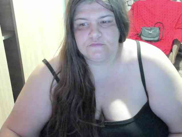 Ionysexylips69 webcam