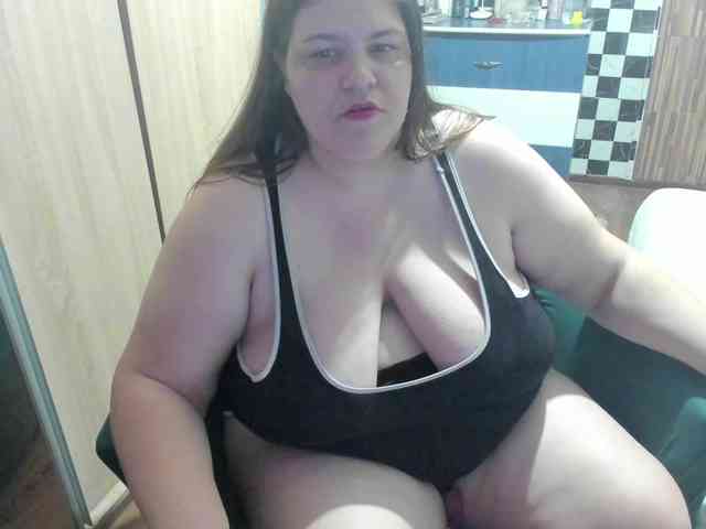 Ionysexylips69 webcam